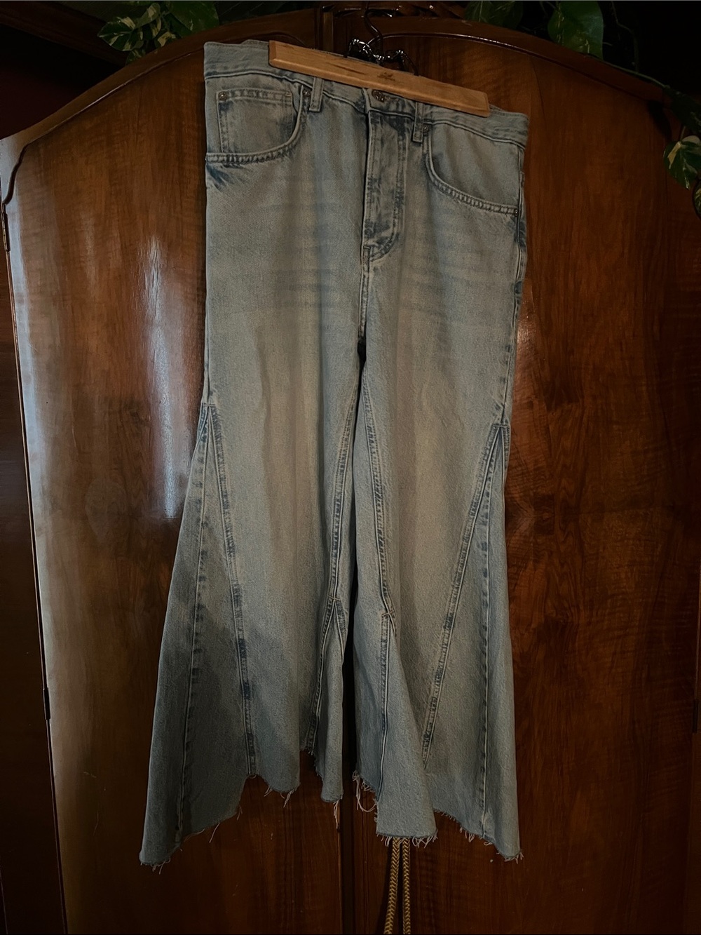 We The Free Light Blue Wide-Leg Cropped Flare Jeans